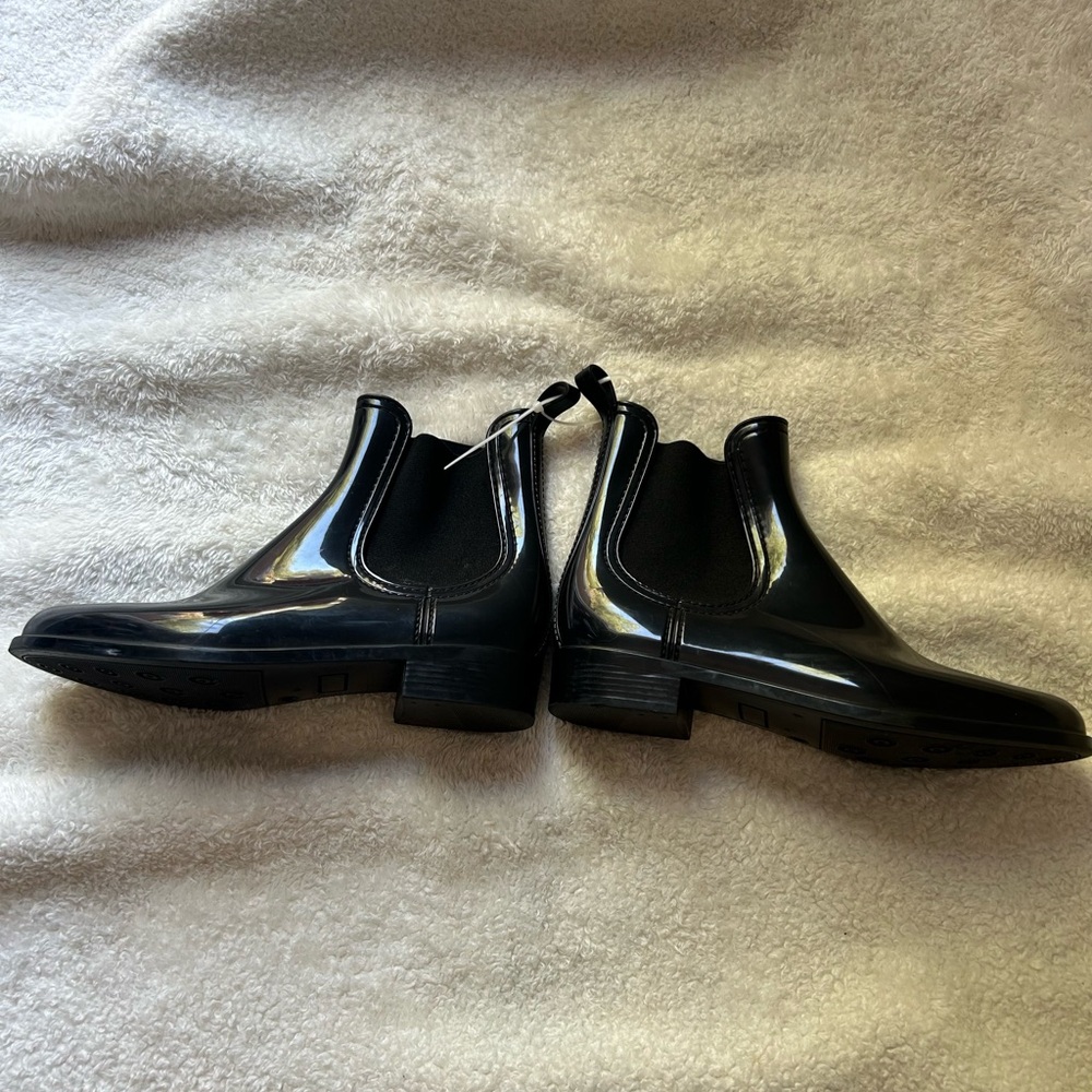 NWOT Jeffrey Campbell Black Chelsea Rubber Boots Size 38/7.5 - Picture 4 of 6